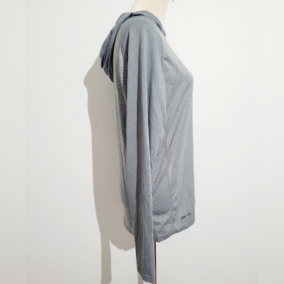 Nike Hoodie Unisex Gray Pullover Long Sleeve Lightweight Dri Fit Size Medium - Picture 2 of 9